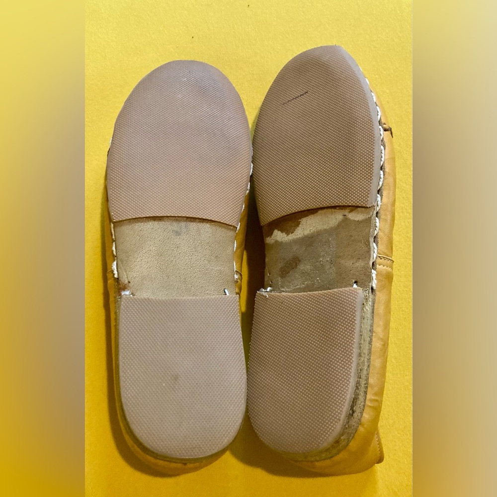 Yeminici Hand Made Shoes (Size 40 / US W 9 - 9.5 / US M 7.5 -8) - Picture 7 of 8